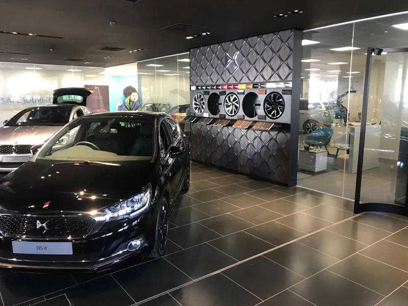 DS and Citro&euml;n Showrooms